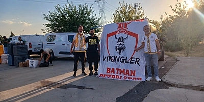BATMAN ŞEHİR STADI'NDA GÖNÜL KÖPRÜSÜ: SALİH KURT'TAN MUŞSPOR TARAFTARINA ANLAMLI İKRAM! 